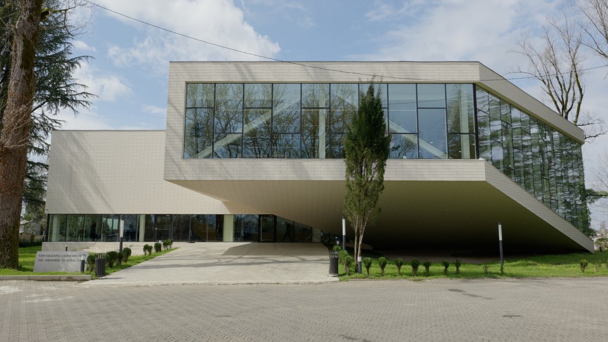 ზუგდიდში ზვიად გამსახურდიას საპრეზიდენტო ცენტრი გაიხსნა