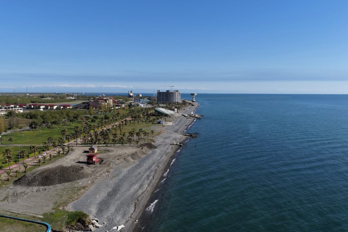 განმუხურის ეროზირებული სანაპირო ზოლის აღდგენის სამუშაოები აქტიურ ფაზაშია